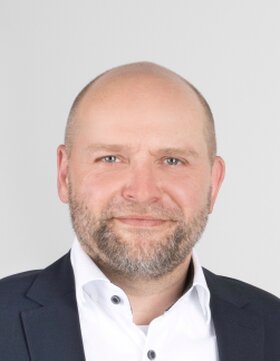 Mein Name ist Norbert Winkler. Als ehrenamtlicher Versichertenberater für die Deutsche Rentenversicherung Bund ist es mein Anliegen, Sie sicher durch den "Renten-Dschungel" zu führen